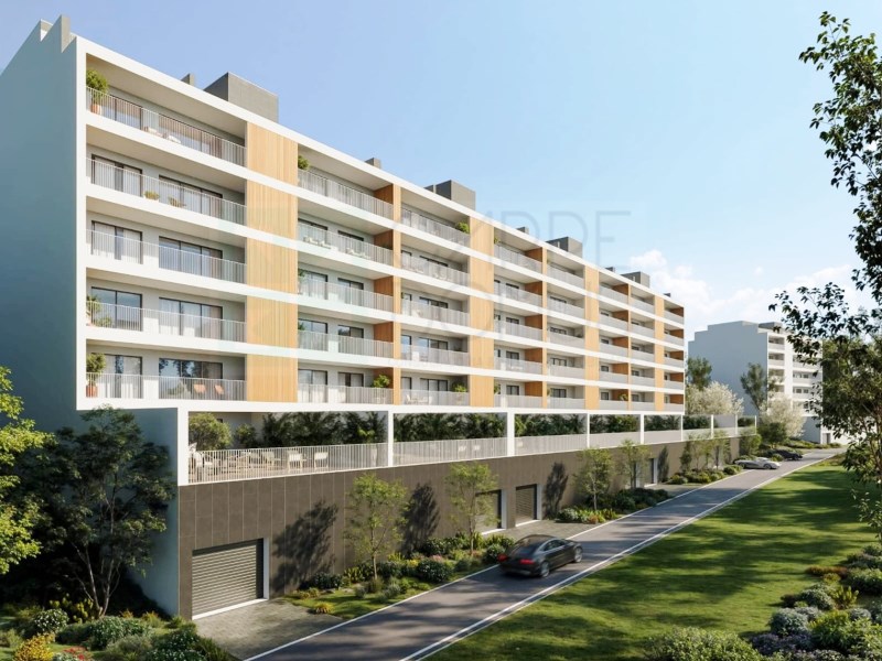 New 2 bedroom apartment, terrace and garage box, next to the center of Alcobaça