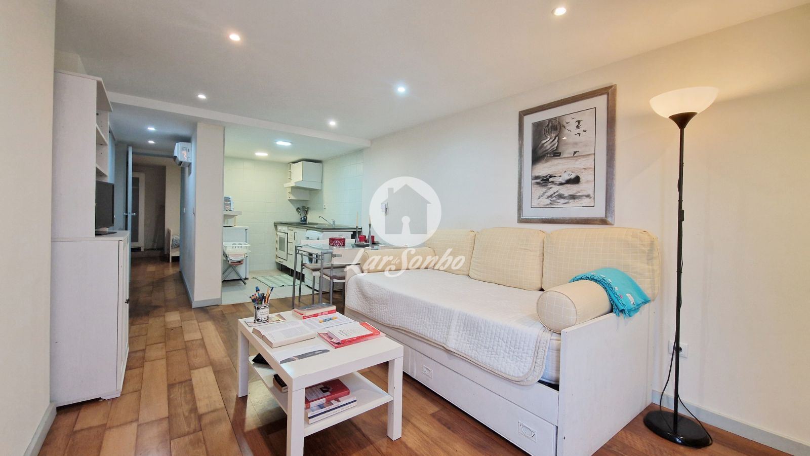 3-storey building in the center of S. Mamede with 1, 2 and 3 bedroom apartments - Matosinhos