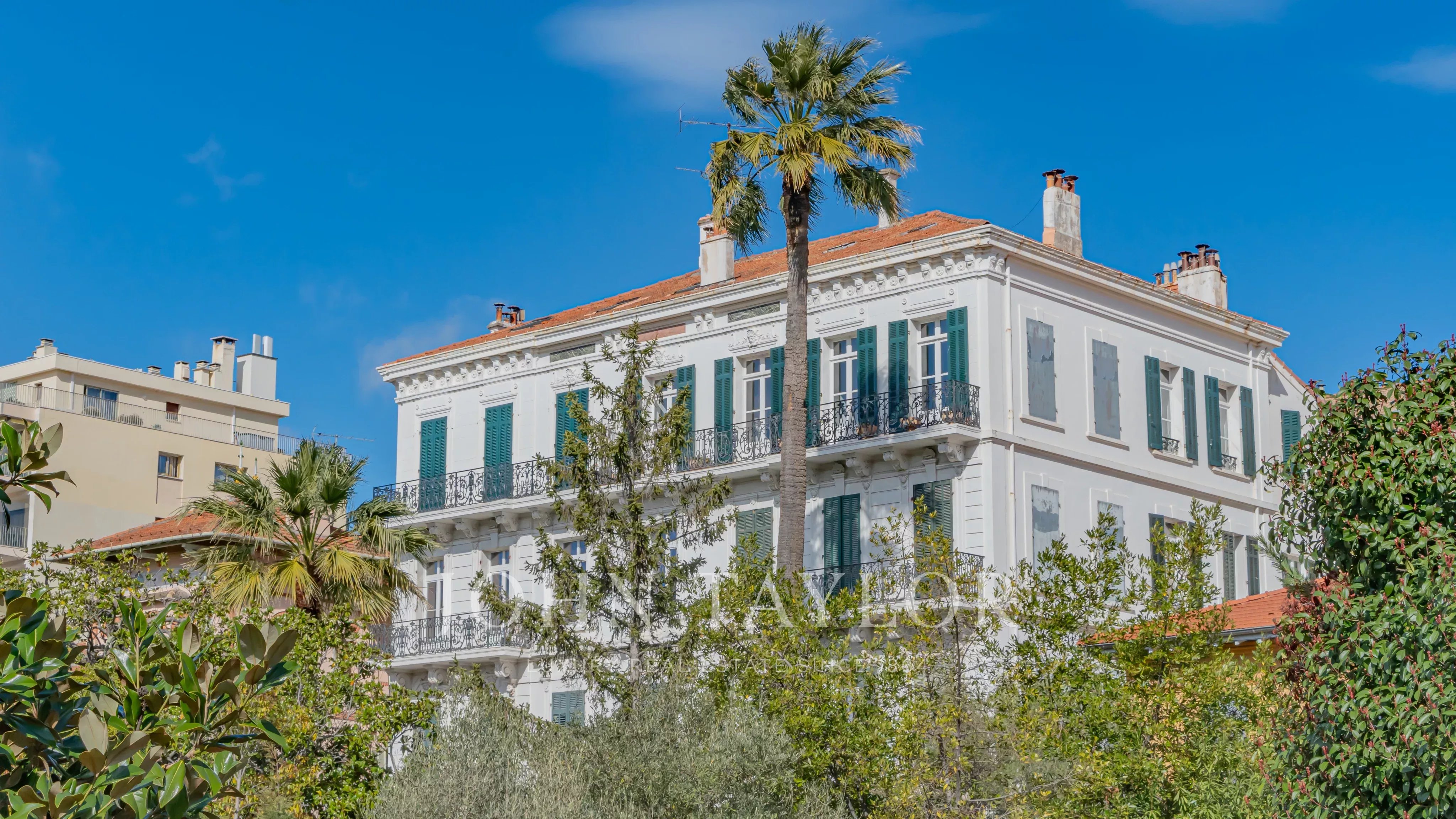 Renovated Three-Bedroom Apartment in a 19th-Century Bourgeois Building