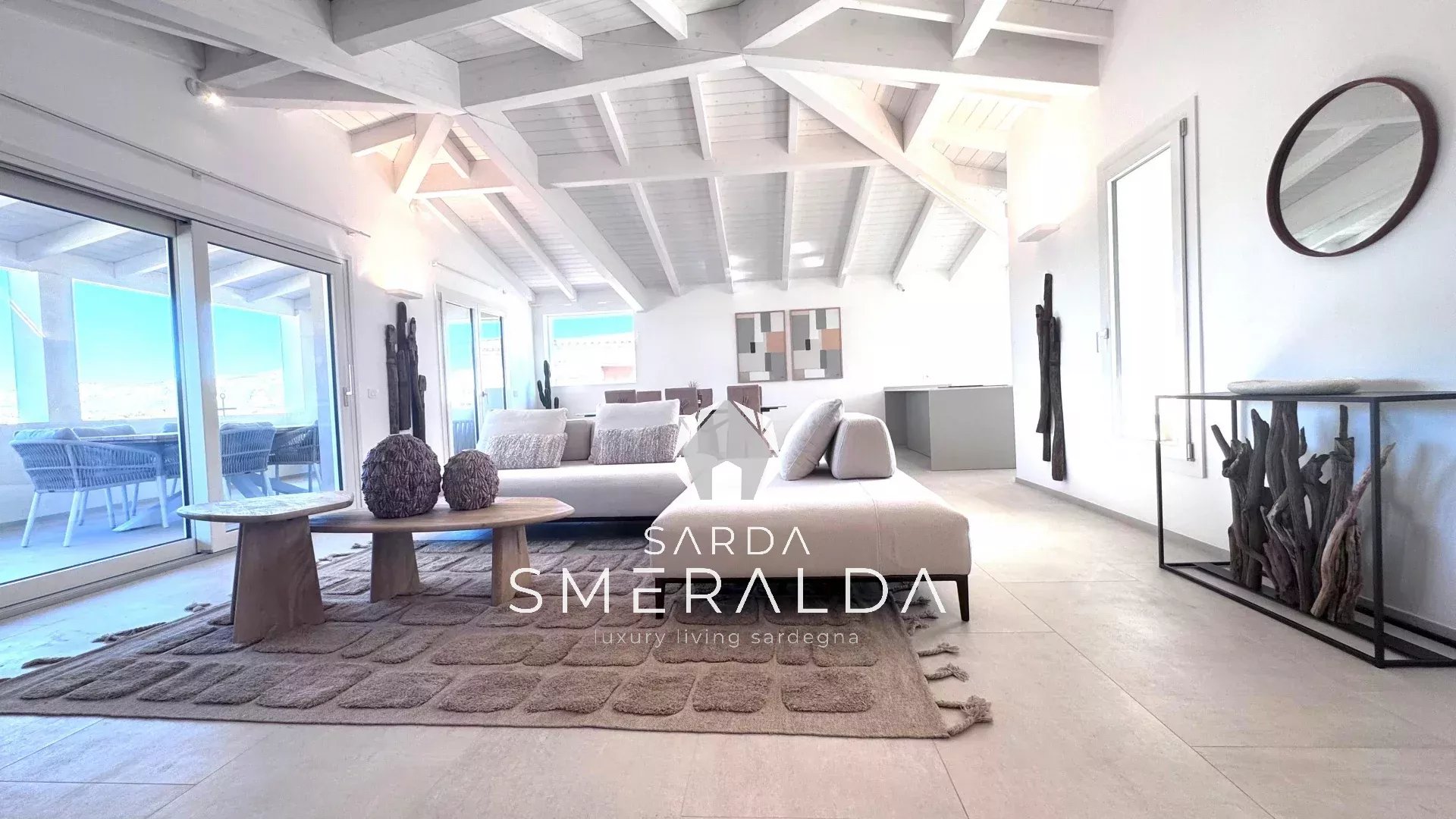 Semi-detached house with private pool