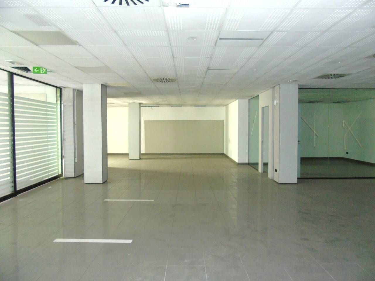 Commercial for sale in Manlleu, Spain