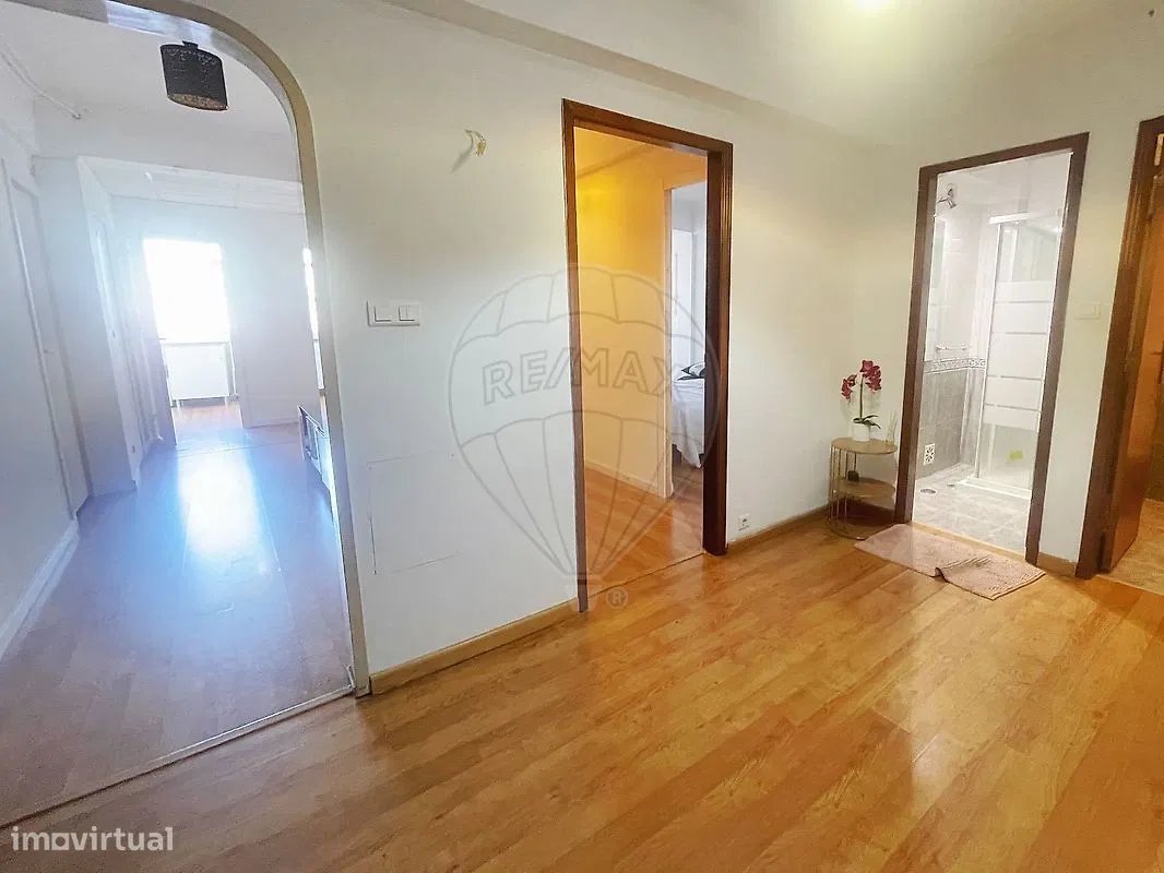 Commercial for sale, Lisboa (São Jorge de Arroios, Portugal)