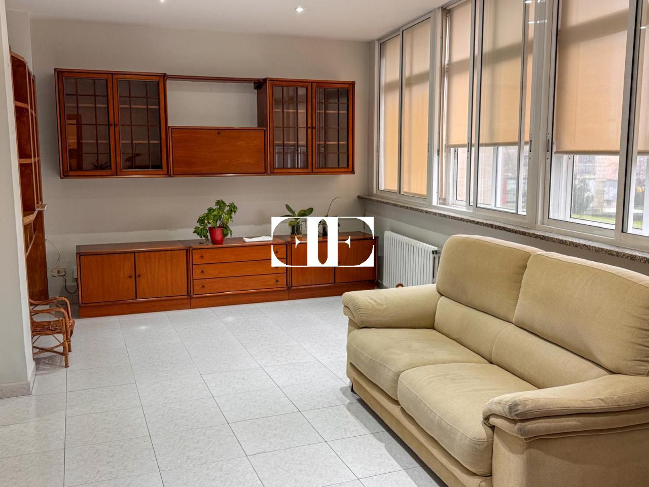 Building for sale Plaza de España y Juzgados - Two independent houses, south facing.