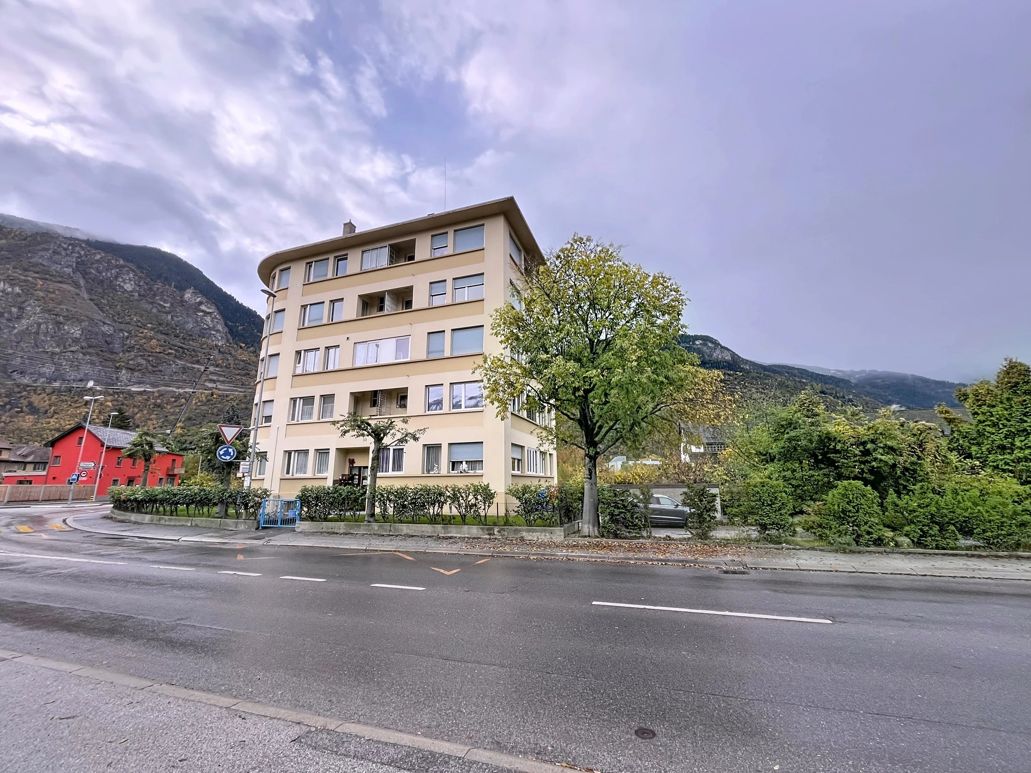 3 1/2 room apartment to renovate in Sierre