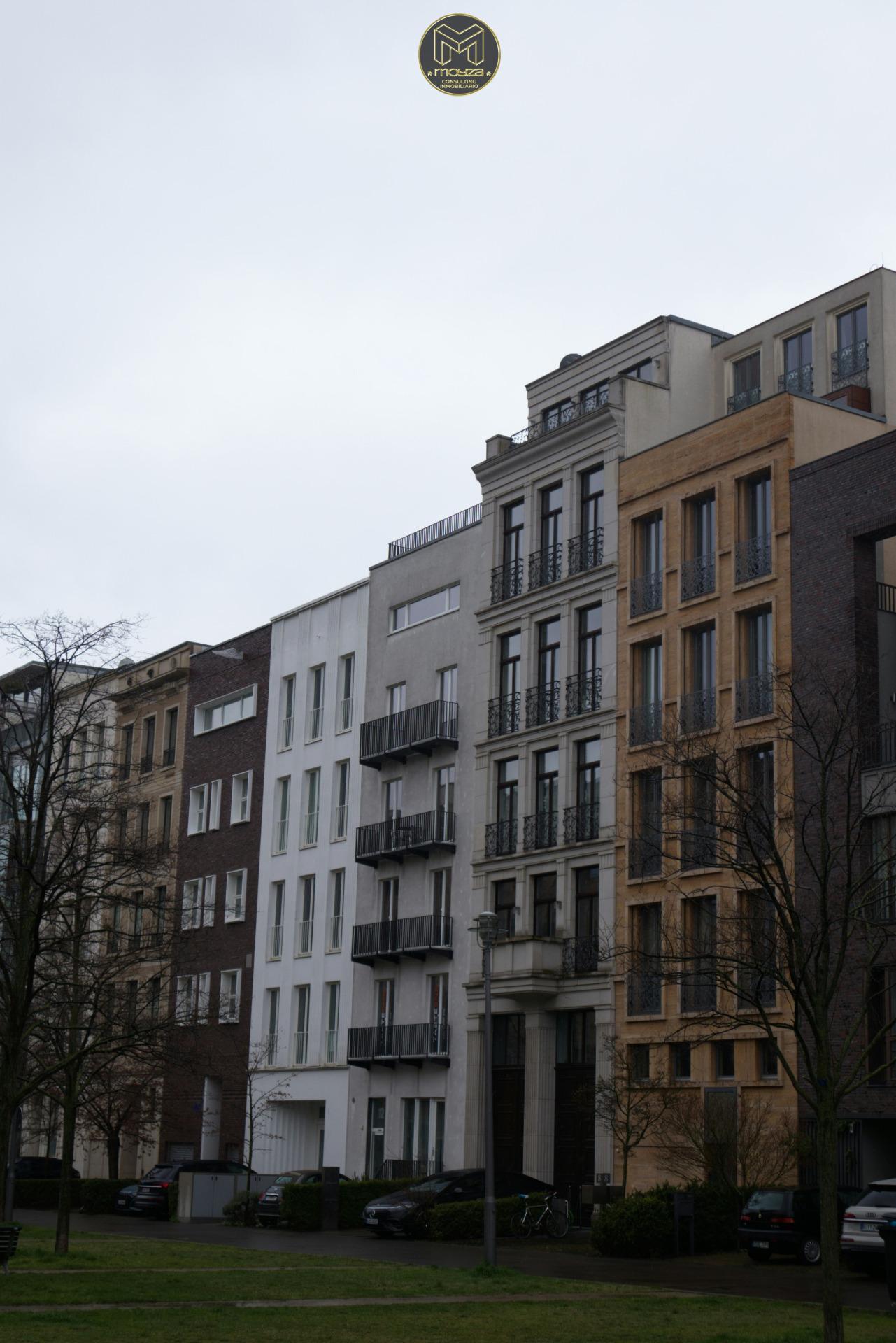 SET OF 3 BUILDINGS IN ZARAGOZA