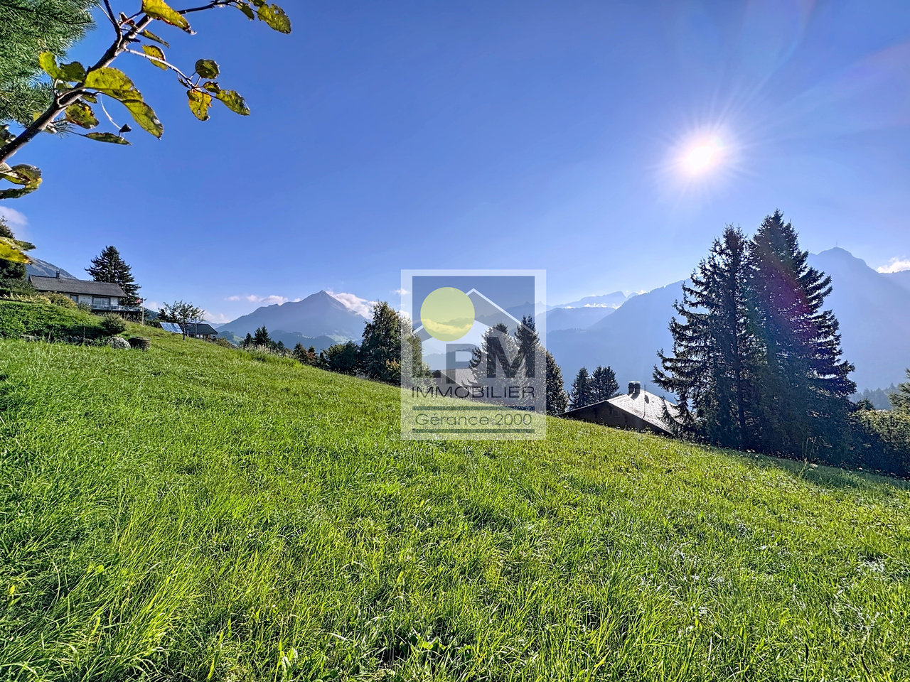 Spacious building plot and panoramic views
