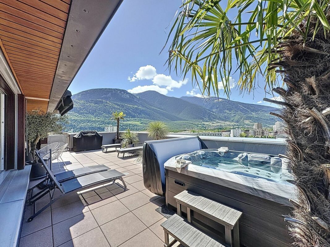 Duplex in attic with panoramic terrace