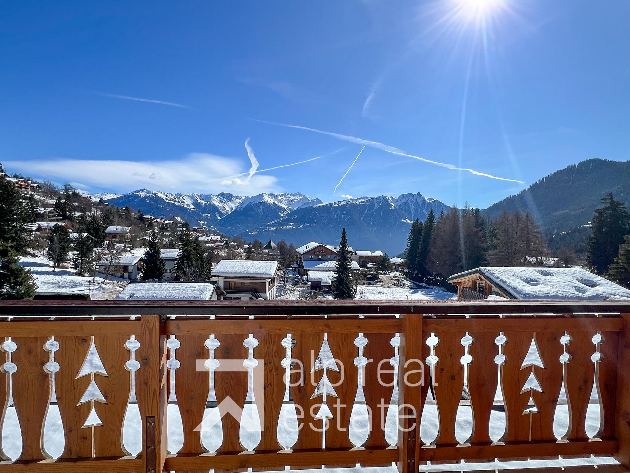 Spacious 3.5-Room Cross-Through Apartment