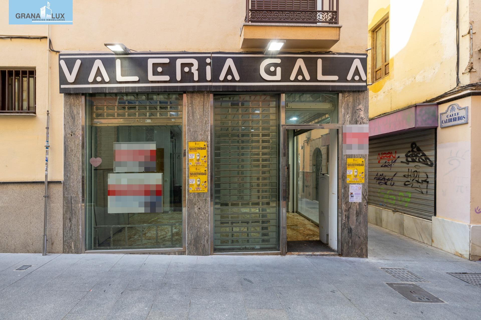 Premises in the heart of Granada, behind Mesones Street and next to Bibrambla