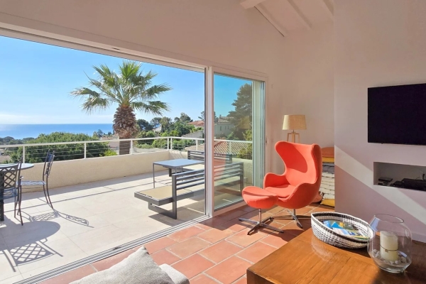 PANORAMIC SEA VIEW VILLA CLOSE TO THE SEA AND SHOPS