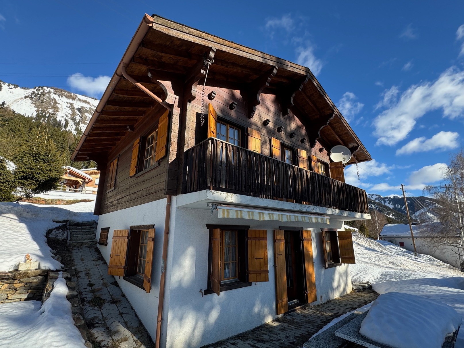 Chalet to renovate / 5.5 rooms /Mayens de la Zour (Savièse) / SOLE AGENT