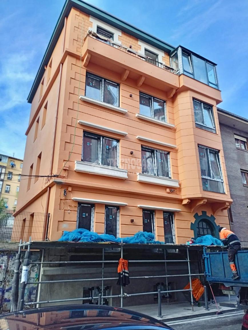 Building for sale in Santander, Spain