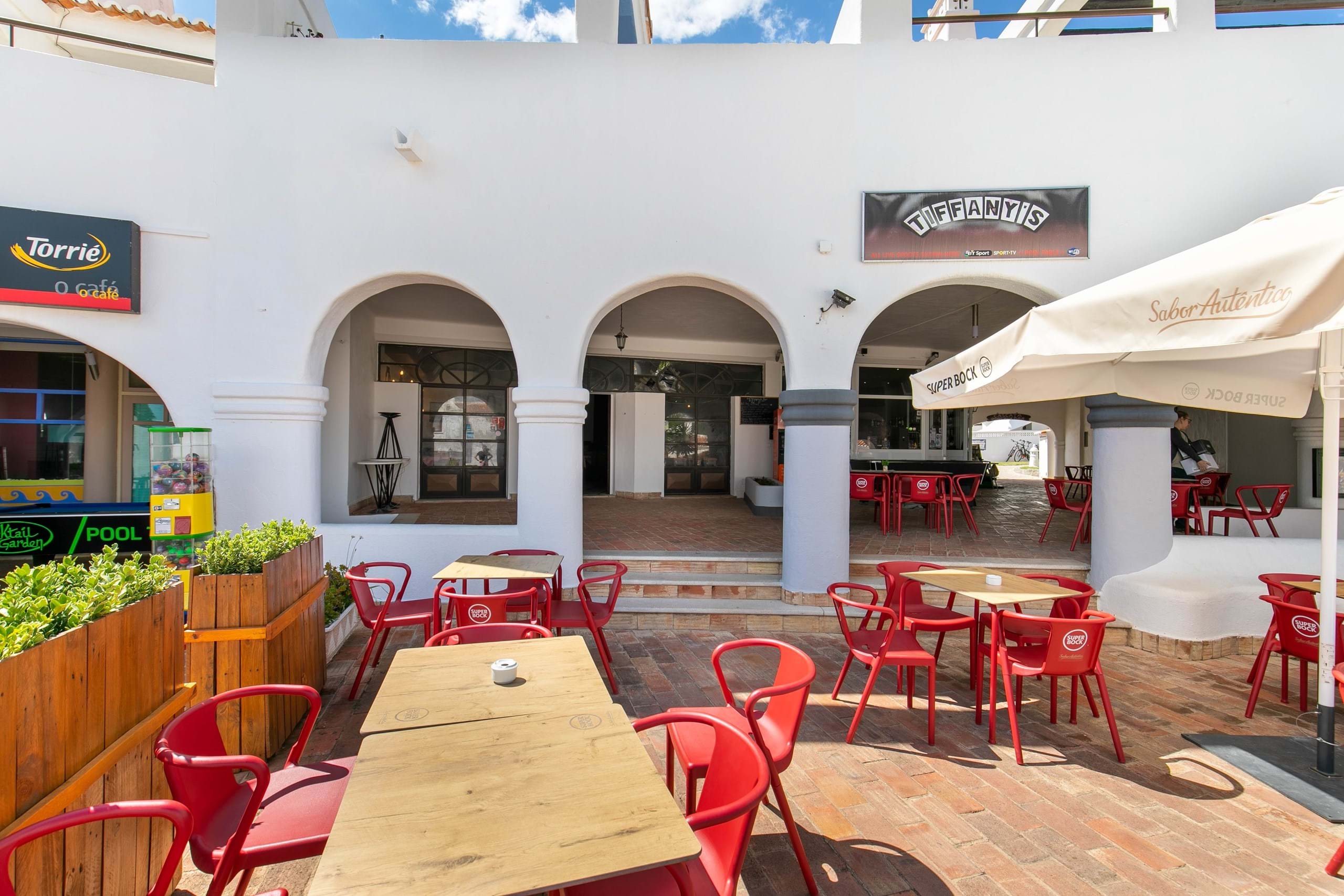 Established Restaurant for Sale in Monte Carvoeiro Resort, Algarve