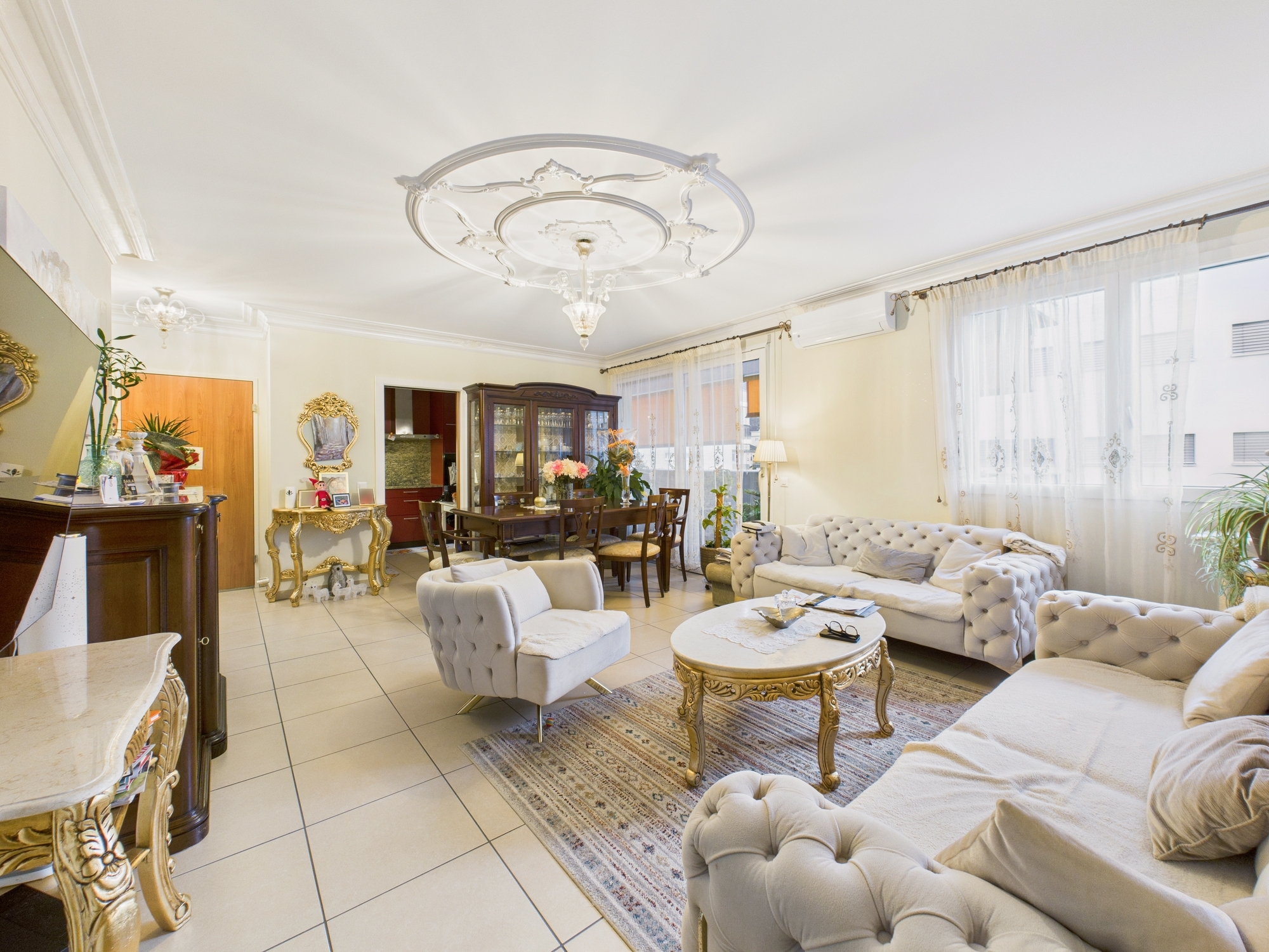 ELEGANTE APPARTAMENTO DI 4,5 LOCALI PIÙ LAVANDERIA