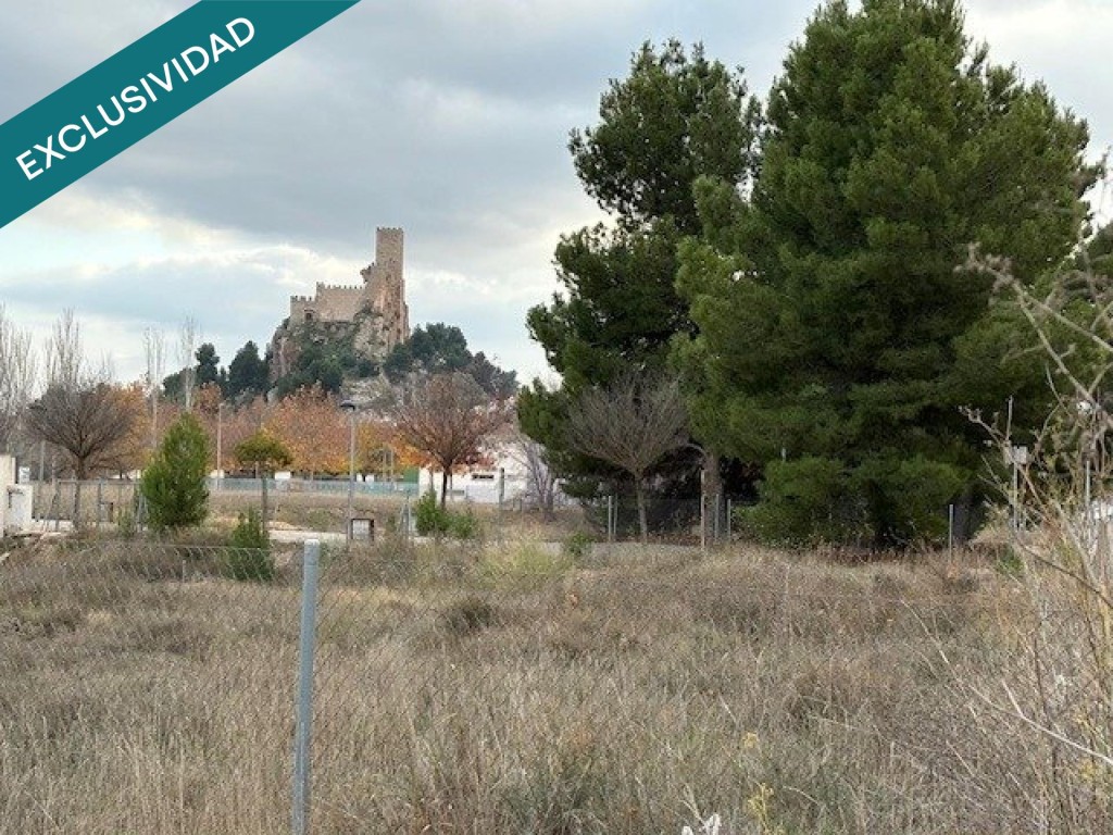 Urban land For sell in Almansa in Albacete