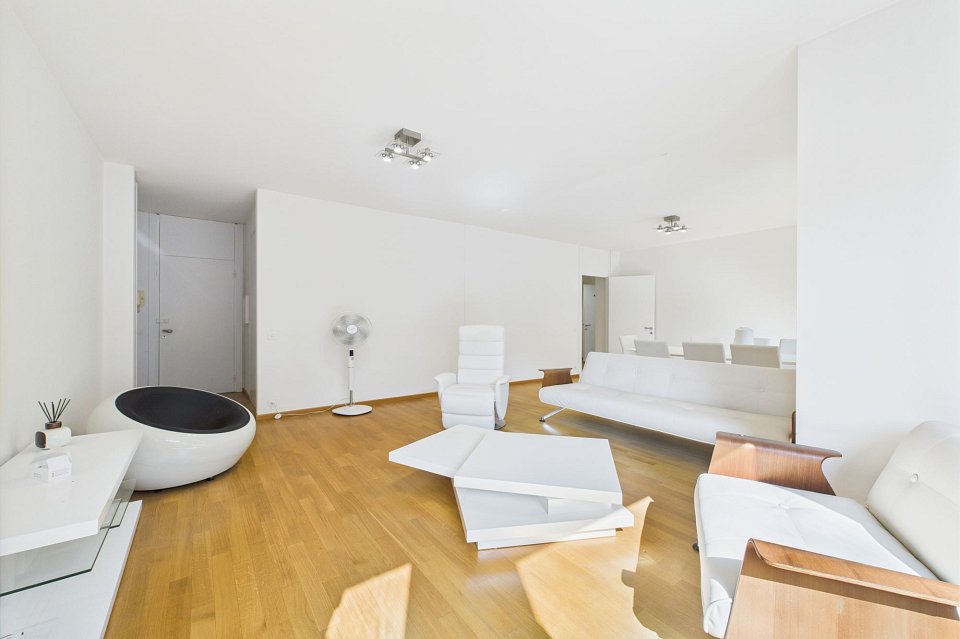 Lugano Cassarate Elegante 3 1/2 locali ristrutturato a pochi passi dal lago