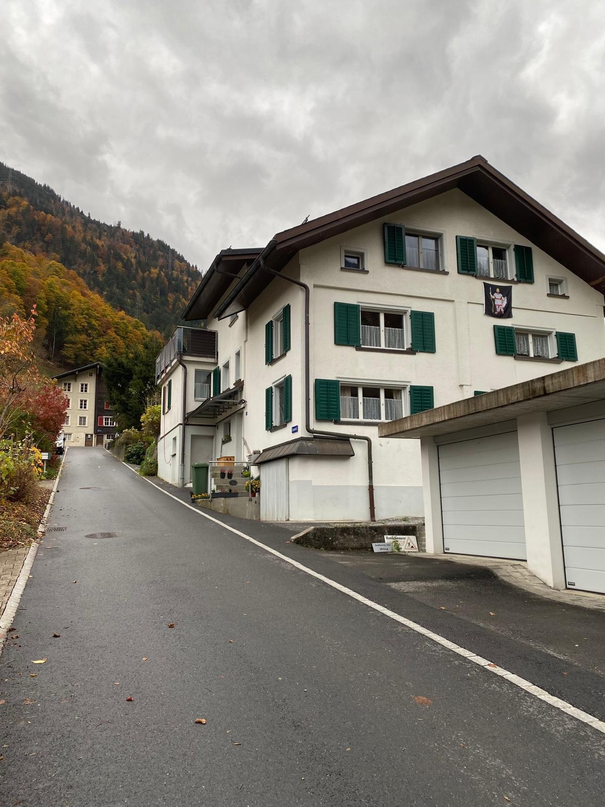 Cosy 6-room detached house in a quiet location in Glarus
