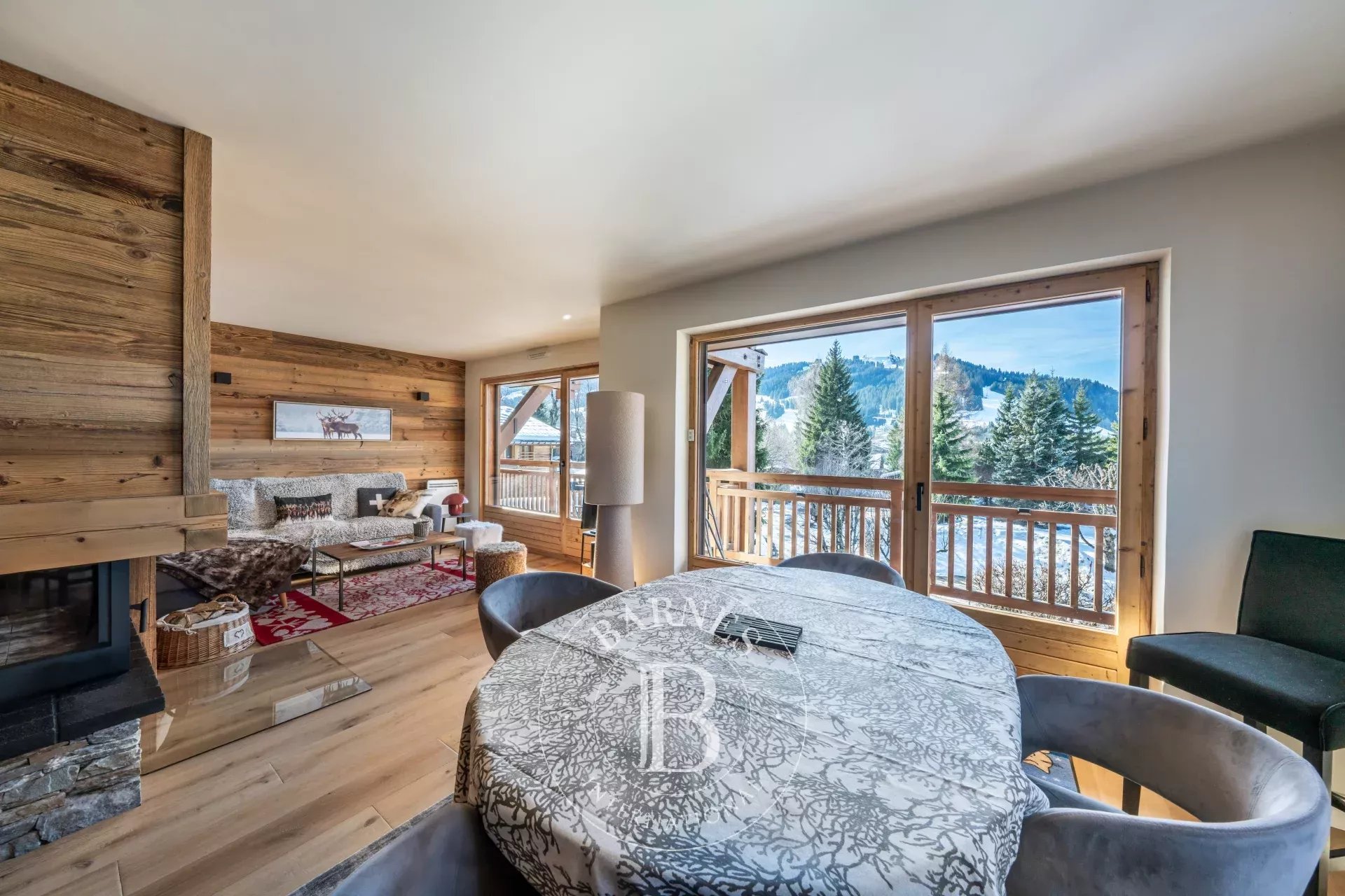 EXCLUSIVE – MEGÈVE – THREE-BEDROOM APARTMENT ON THE EDGE OF THE GOLF COURSE AND SKI SLOPES OF MONT D’ARBOIS