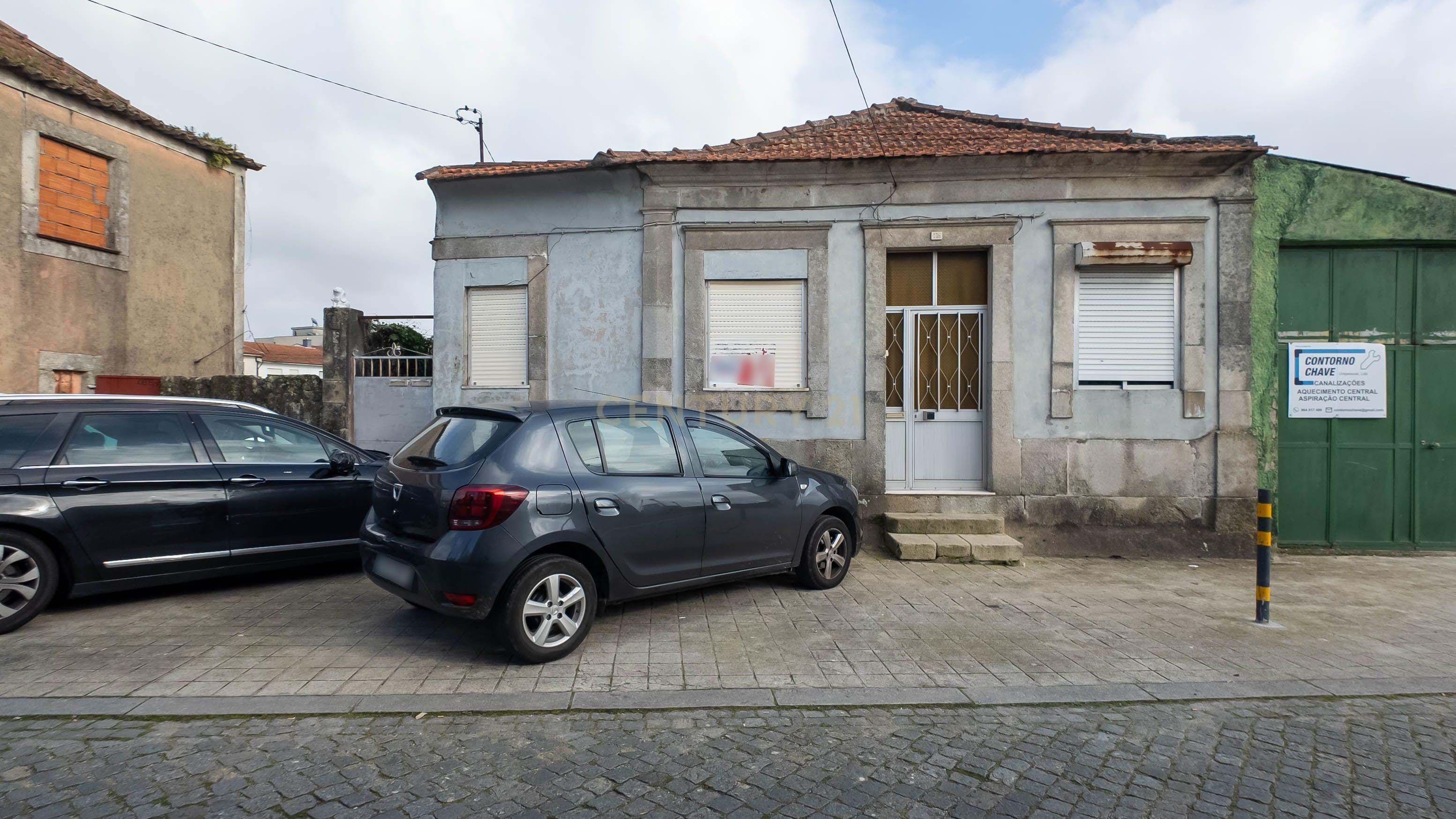 Spacious 6-Room Building for Recovery in Porto, Matosinhos
