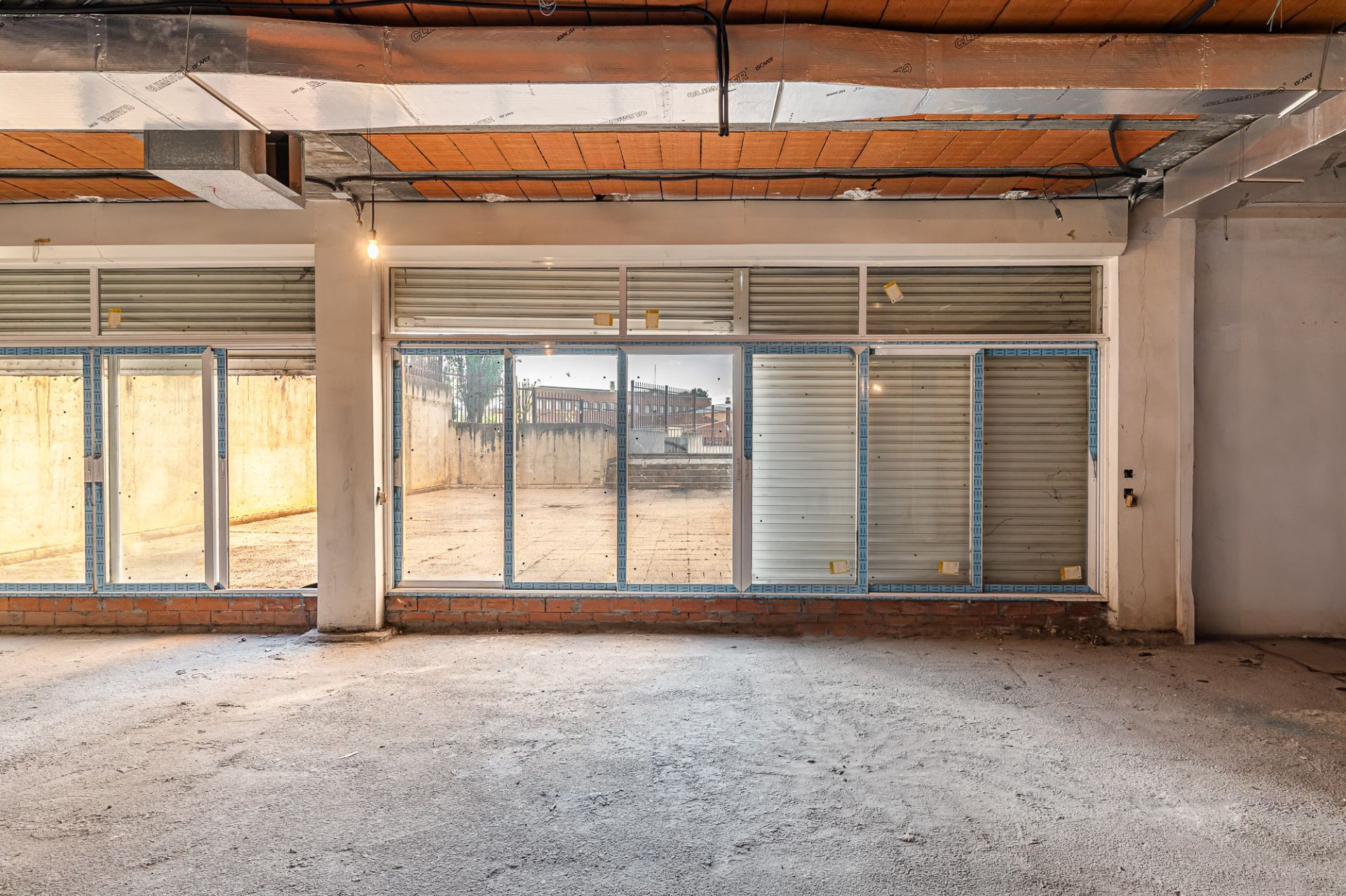 Commercial for sale in Alcala de Henares, Spain