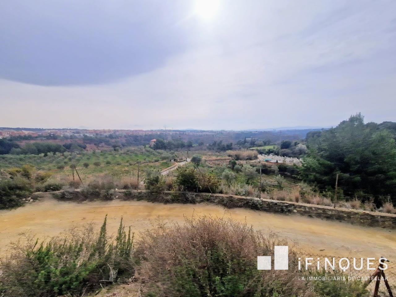 Land Plot for sale in Castellar del Vallès, Spain