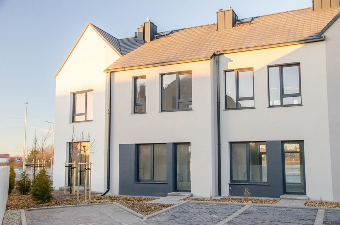 Building for sale, wielkopolskie poznański (Komorniki, Poland)