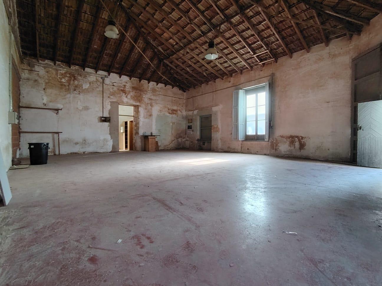 Unique opportunity! Open-plan premises in Novelda, perfect for creating the home of your dreams