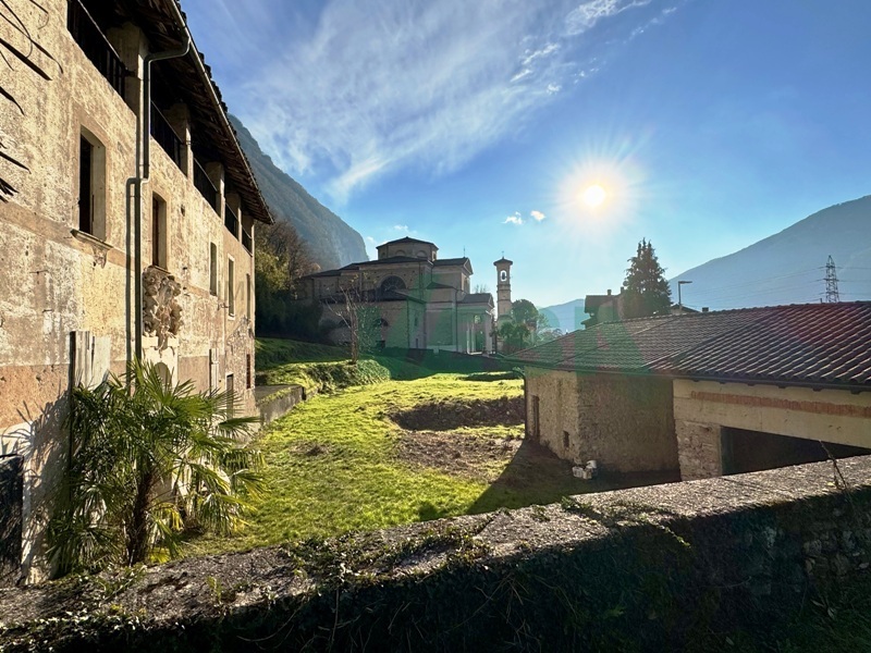 Beautiful building plot in a beautiful quiet and sunny location