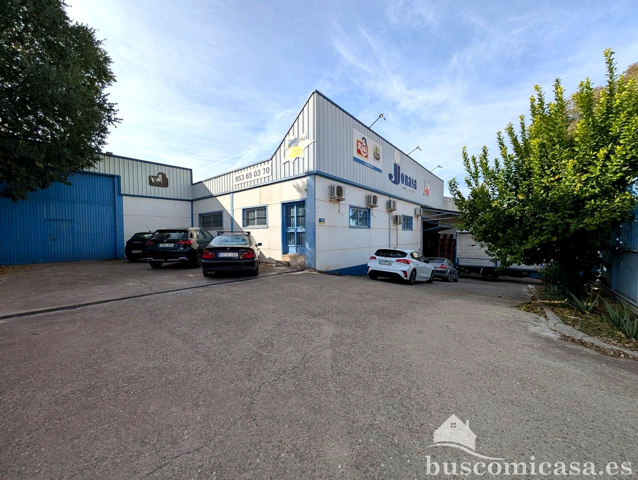 Large warehouse in Mina Mexicana cove.