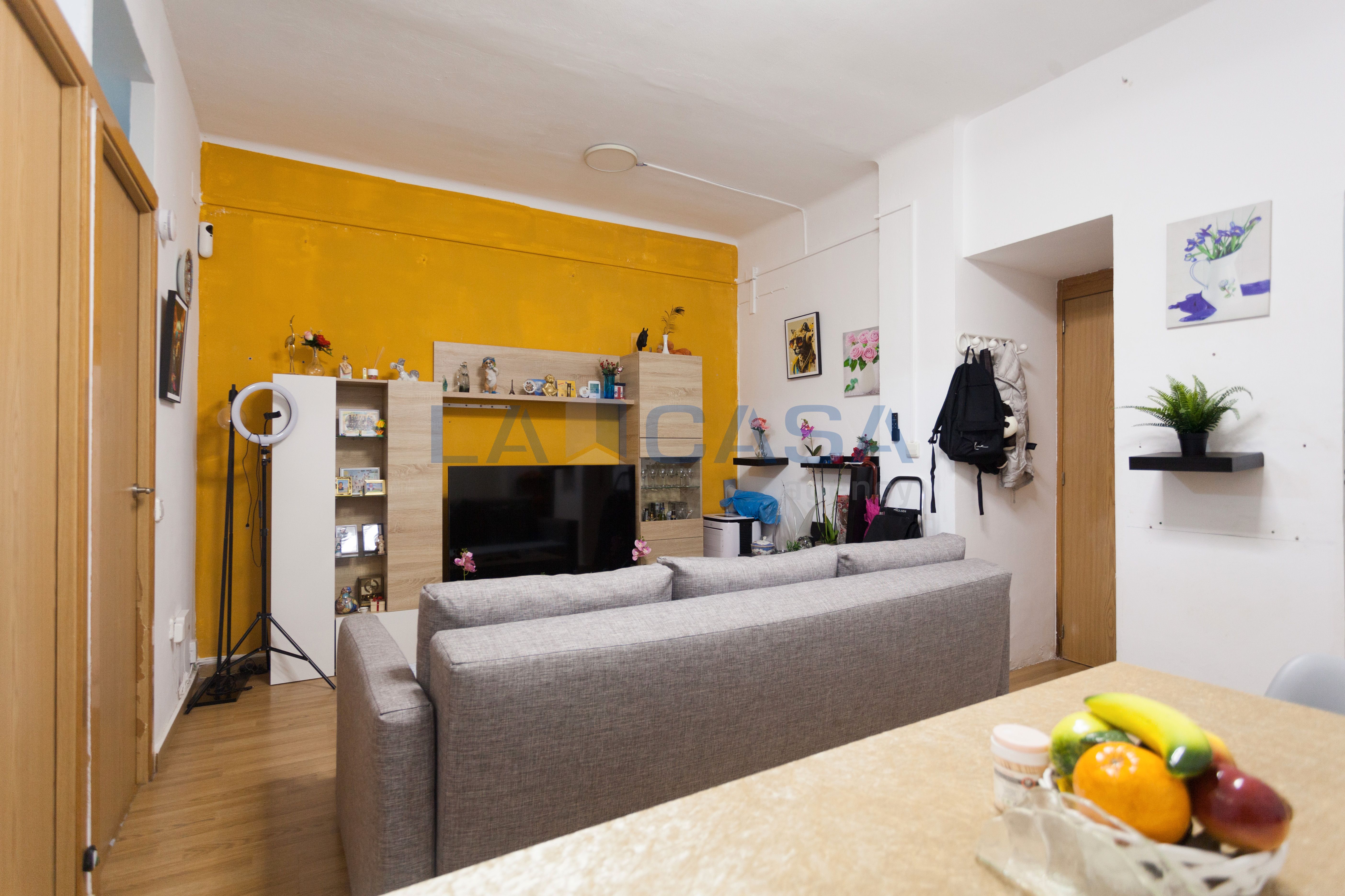 Commercial for sale in L'Hospitalet de Llobregat, Spain