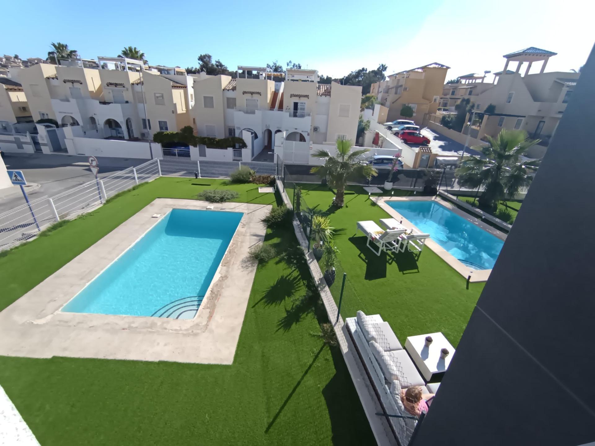 2-bedroom apartment with parking and communal swimming pool in Villamartín, Orihuela Costa