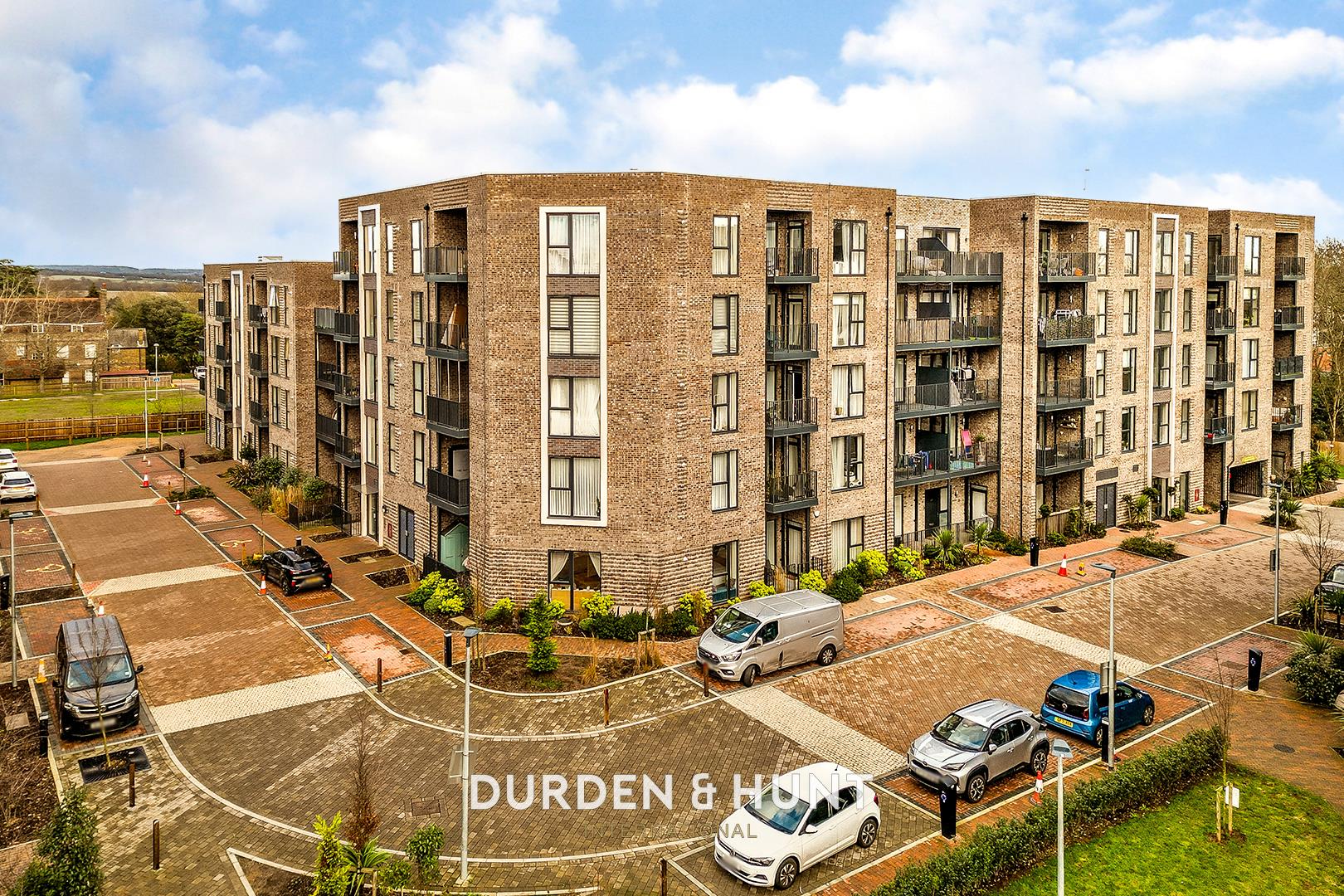 Condo for sale in Loughton, United Kingdom