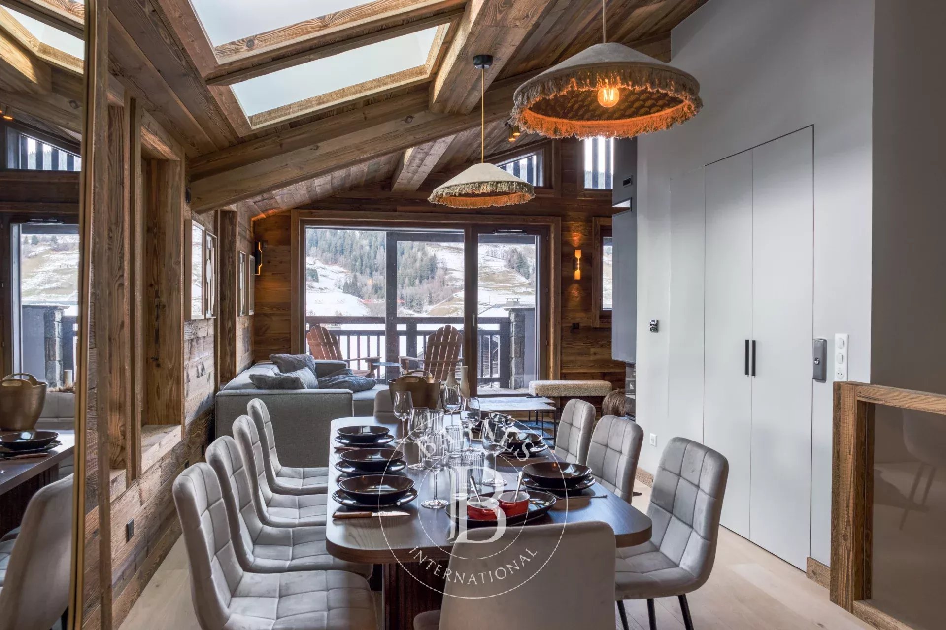 MEGEVE - ROCHEBRUNE - HALF CHALET OF 143M2 - 5 BEDROOMS