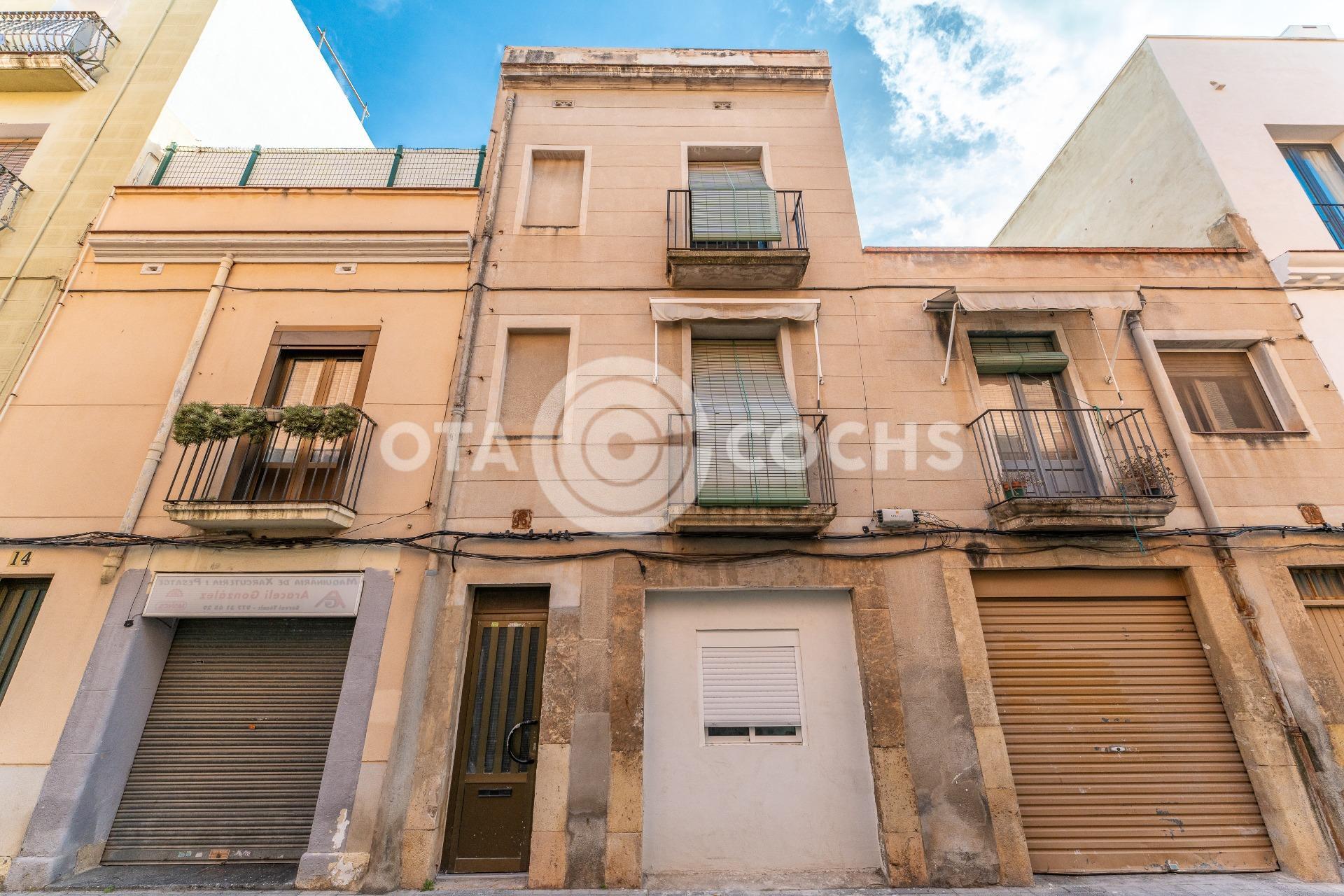 BUILDING TO INVEST IN REUS