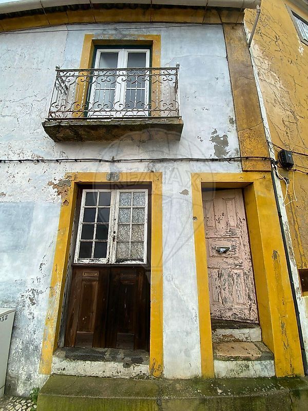 Building for sale in Abrantes, Portugal