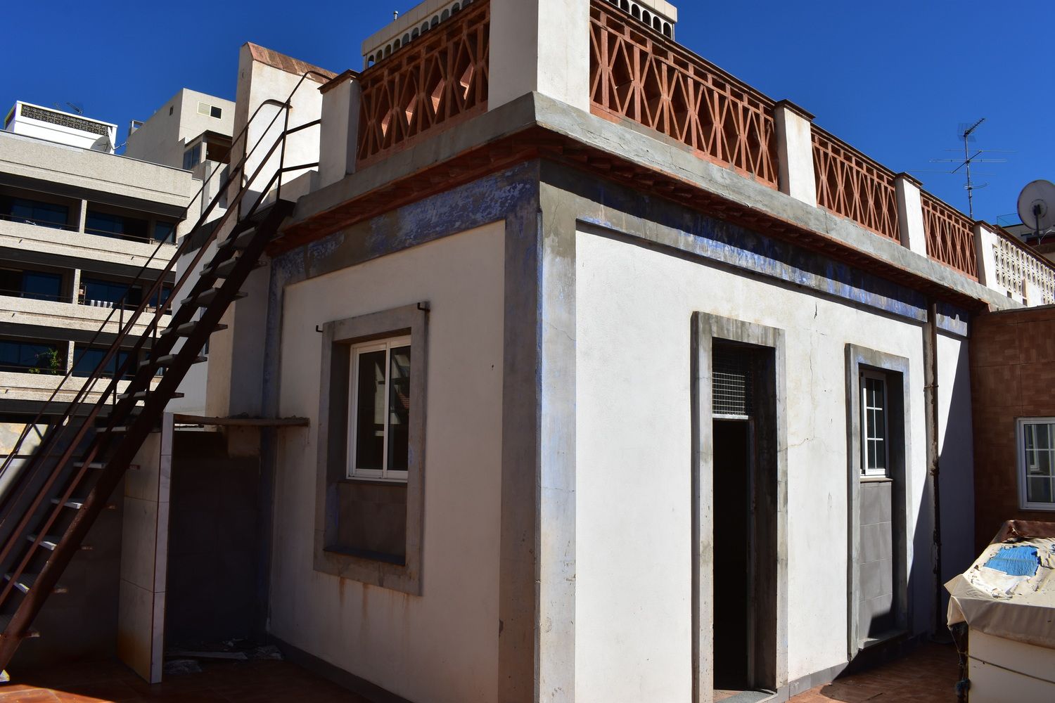 Building for sale in Santa Cruz de Tenerife, Spain