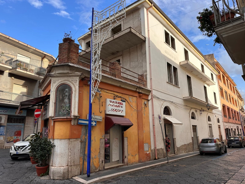 Building for sale, campania caserta (Maddaloni, Italy)