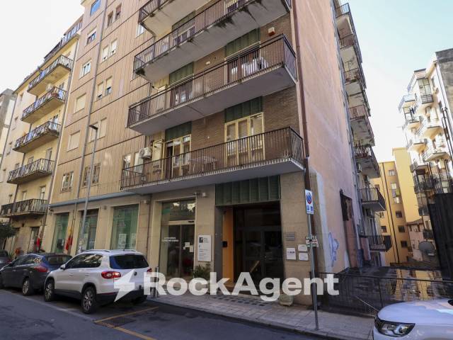 Building for sale, Via Edmondo Buccarelli, 4 (Catanzaro, Italy)