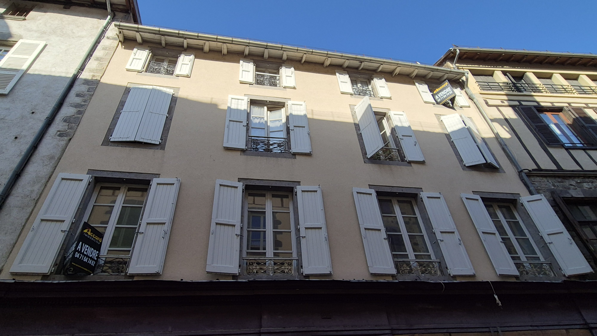 Investment building in the centre of Aurillac