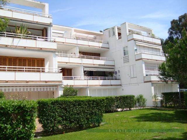 Condo for sale in Castell-Platja d'Aro, Spain