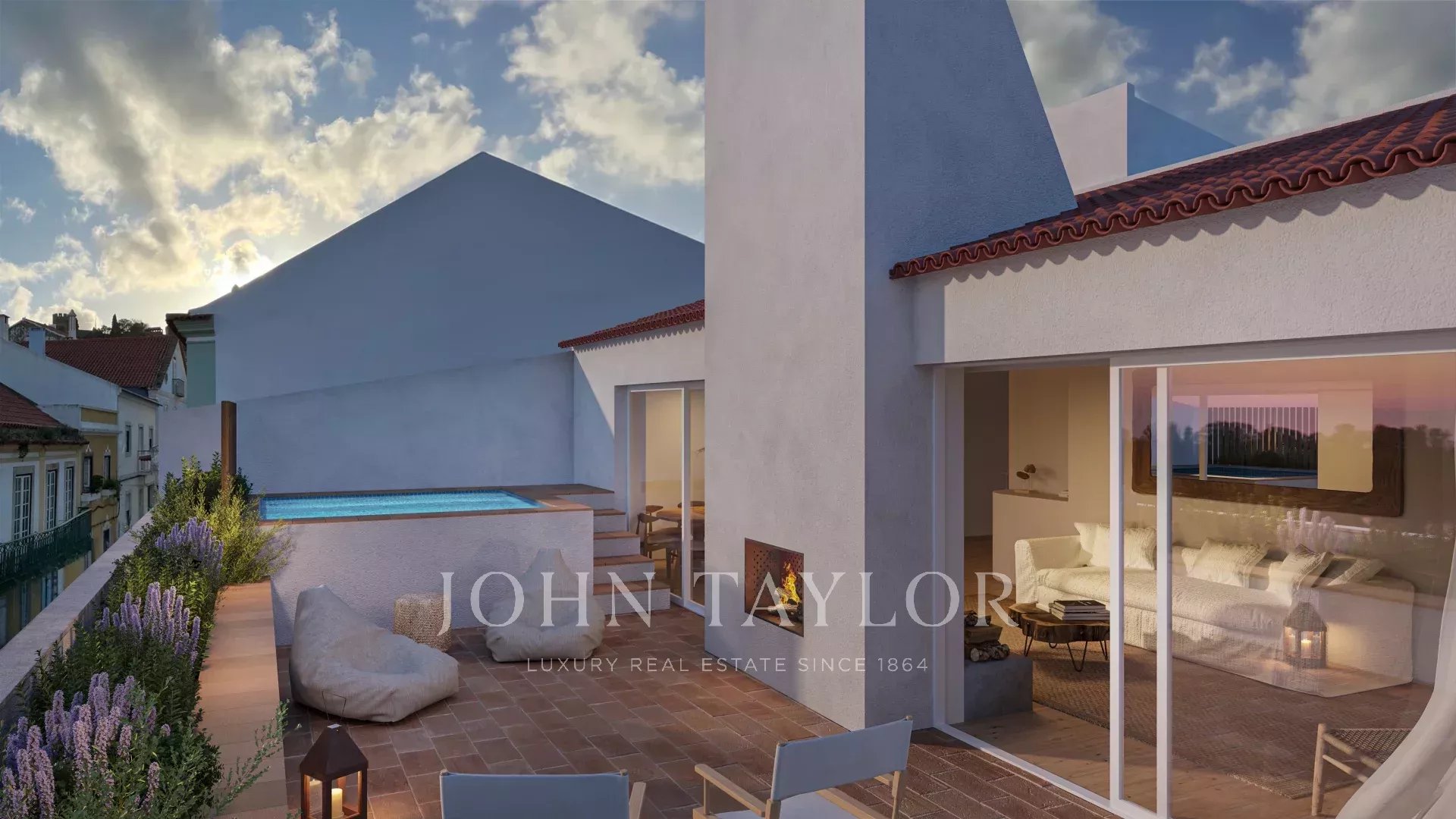 Charming Three-Story Building in Santiago do Cacém