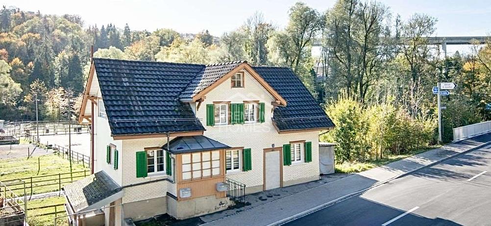 MULTI-GENERATIONAL HOUSE WITH HEART AND MIND