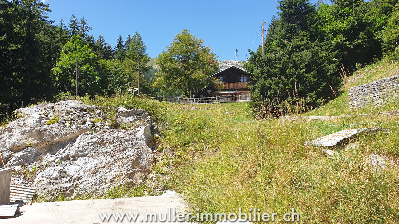 Building land with a permit in force in Savièse