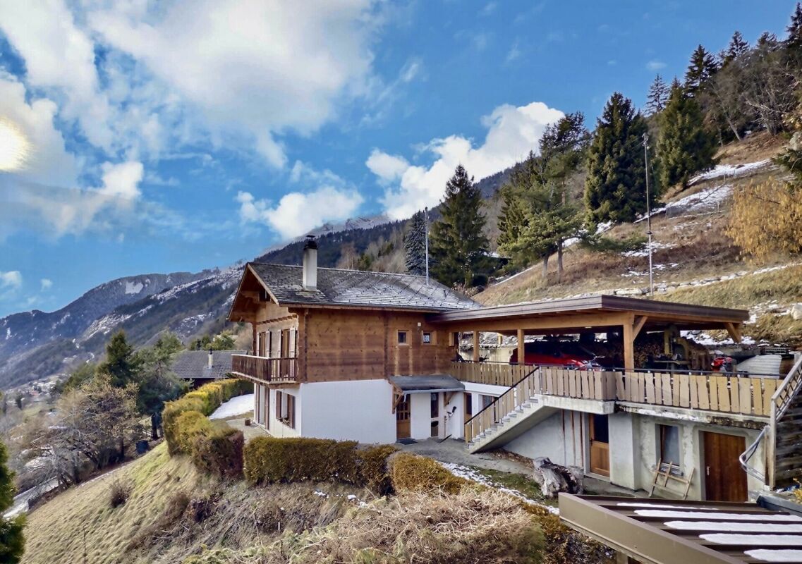 Family house with 2 independent rooms in Aven