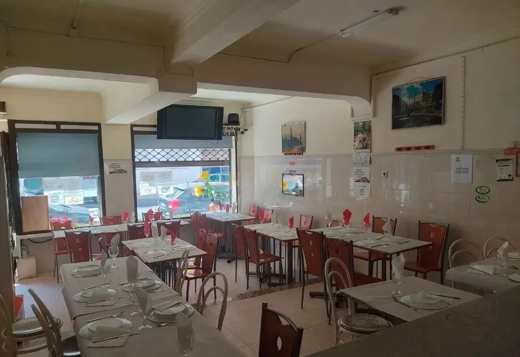 Trespasse de Restaurante Snack Bar in operation in Venteira Amadora