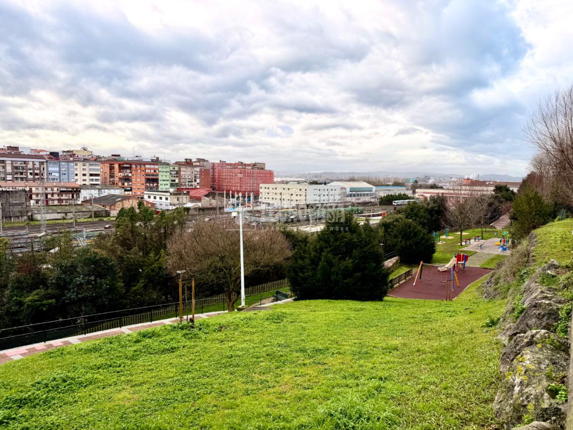 Commercial for sale in Santander, Spain