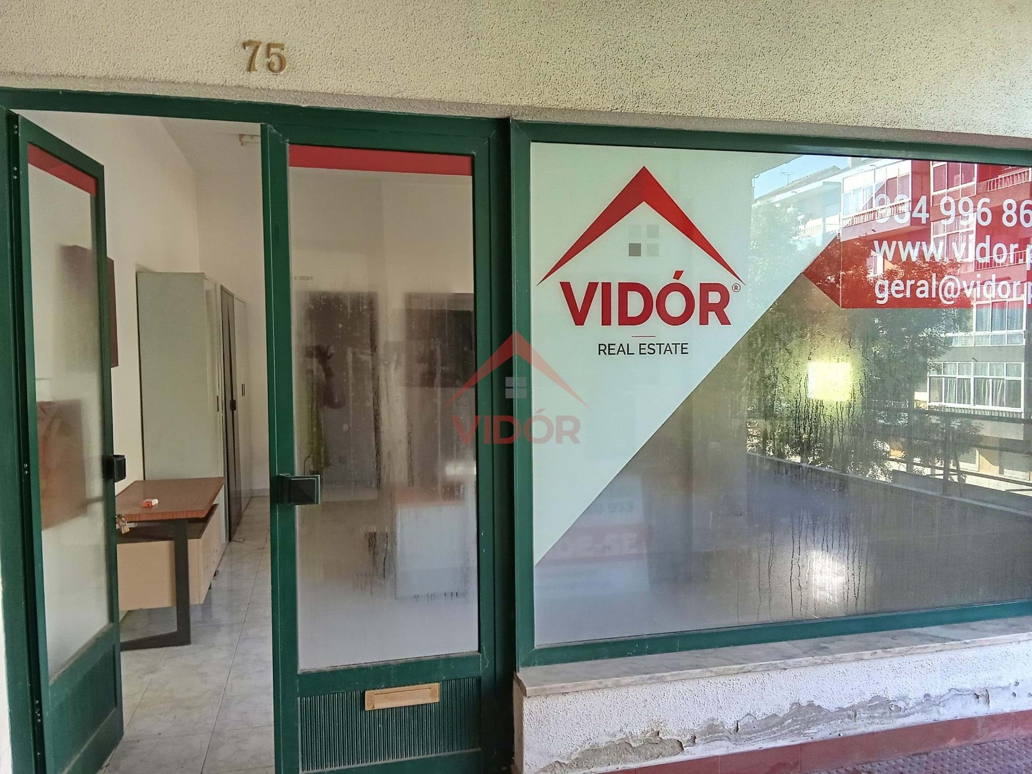 Shop in the market in the south of Baixa da Banheira