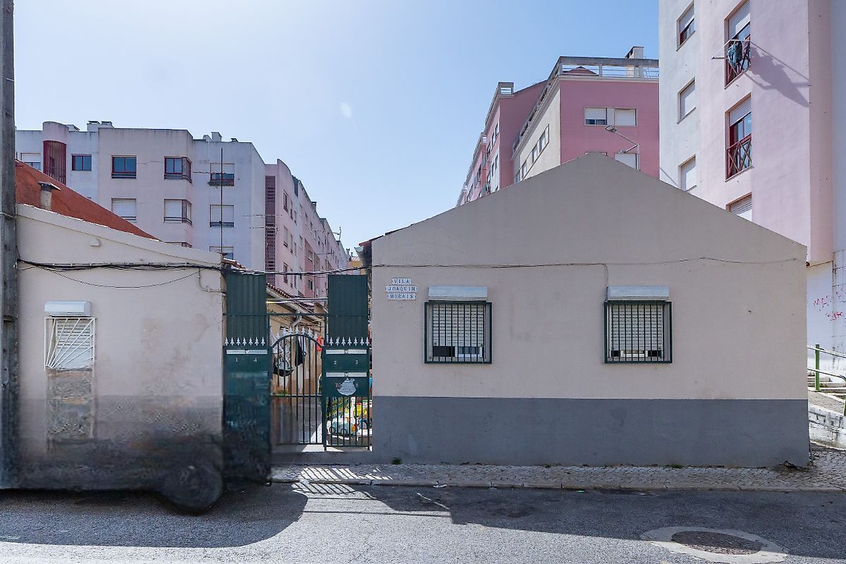 Building for sale in Prior Velho, Portugal