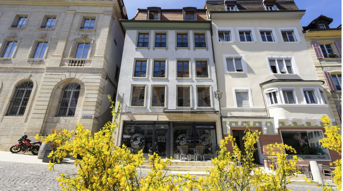 6-storey investment property with commercial space and residential apartments