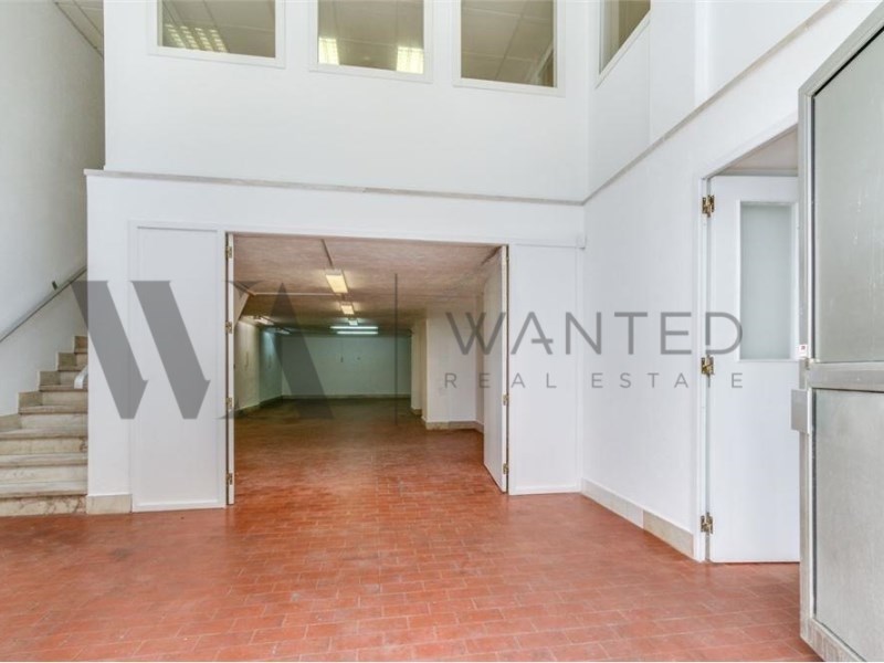 COMMERCIAL SPACE WITH 280M2, CASCAIS